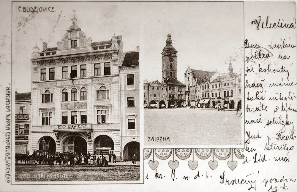 Hotel U tří kohoutů na náměstí v roce 1903