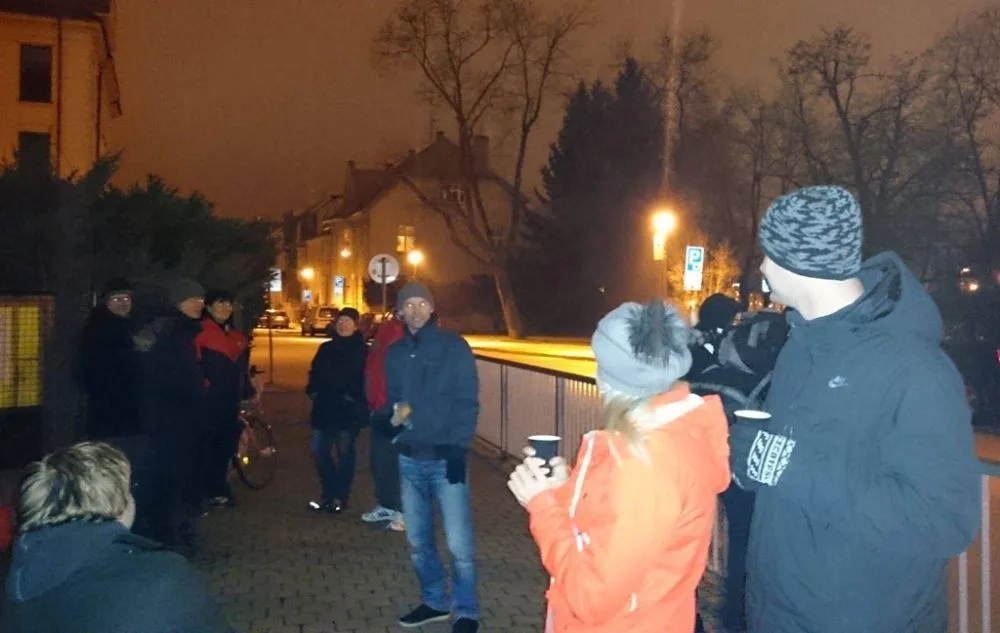 Před ZŠ Dukelská stáli rodiče už večer před zápisem