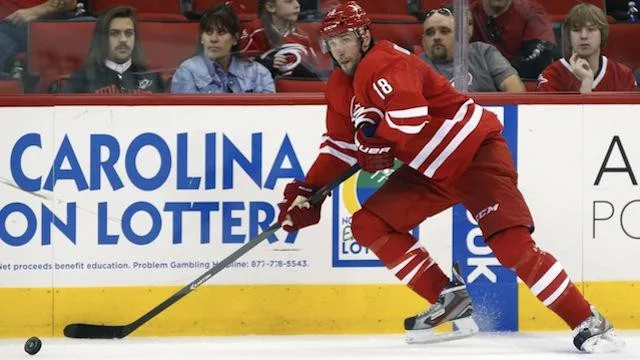 Radek Dvořák v dresu Caroliny Hurricanes