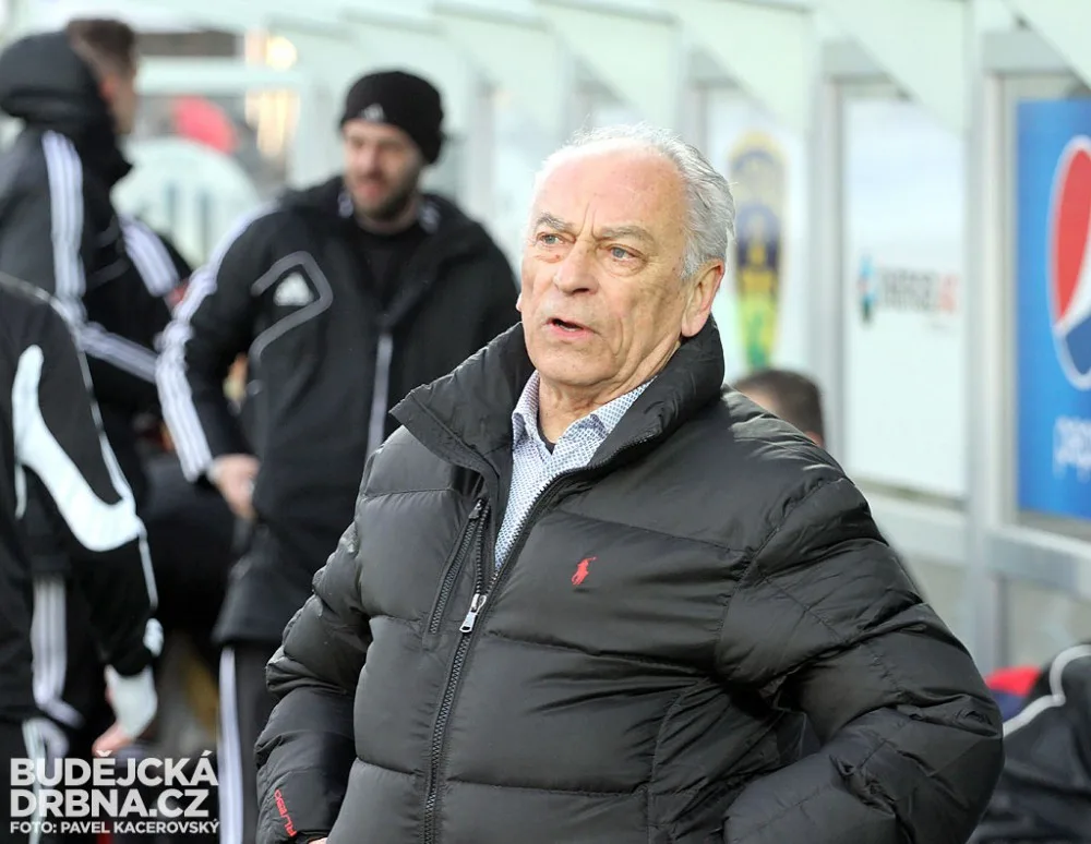 František Cipro zatím na první body jako nový kouč Dynama čeká