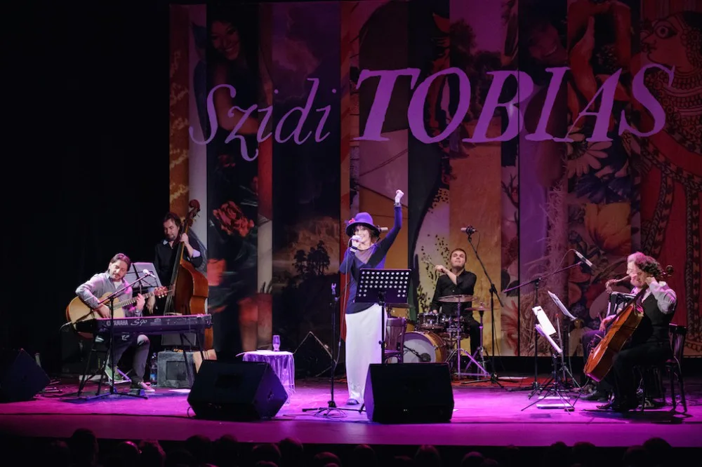 Szidi Tobias