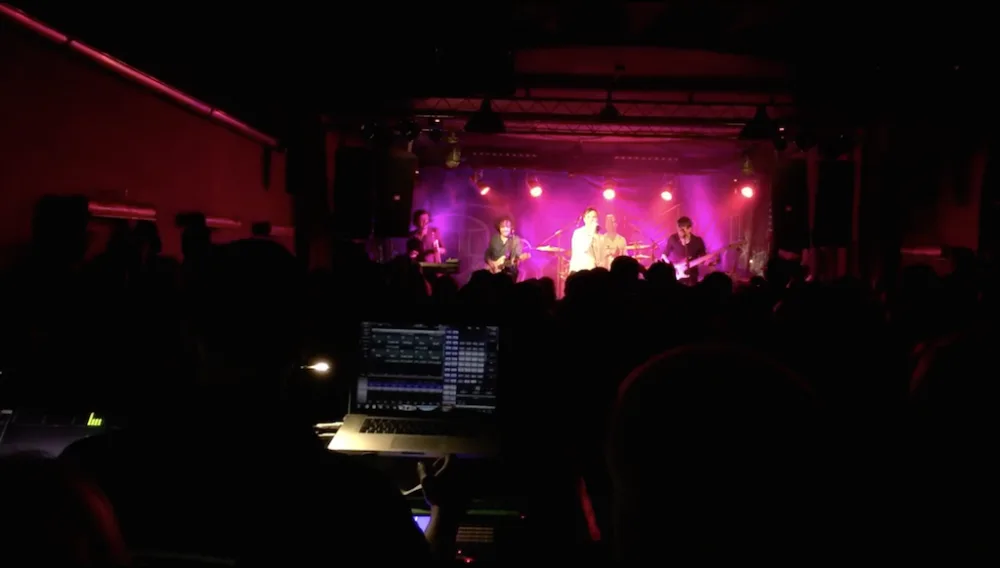 Kapela Mig 21 v Café Klubu Slavie