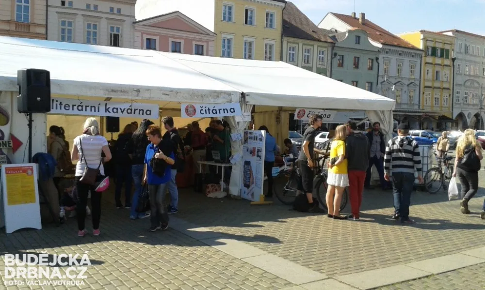 Literatura žije! na náměstí Přemysla Otakara II.