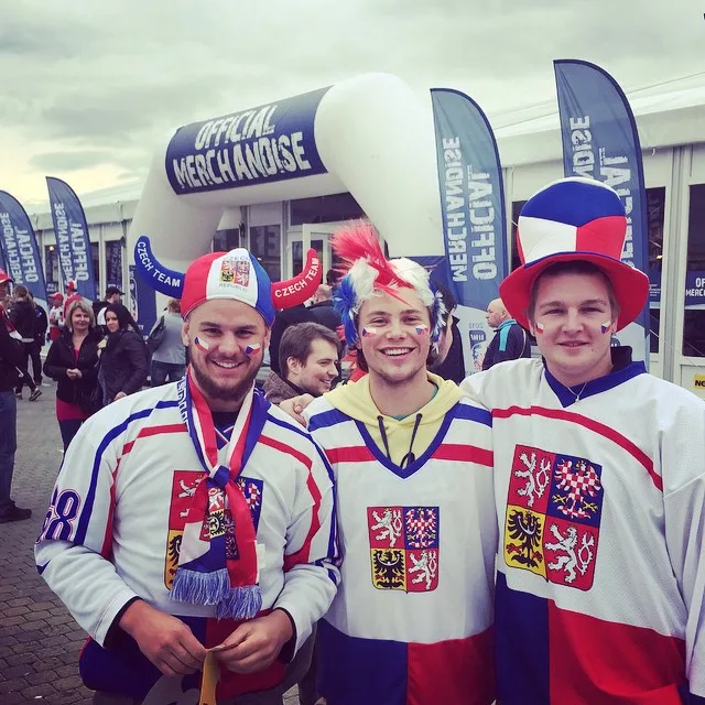 Českým hokejistům byl v Praze fandit i útočník Motoru Radek Prokeš