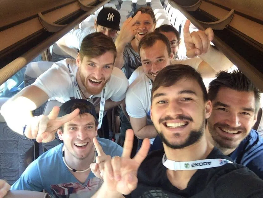 Selfie z autobusu národního týmu