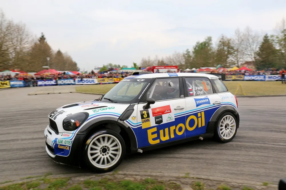 Loňští vítězové Václav Pech junior a Petr Uhel na trati testu v areálu budějckého výstaviště