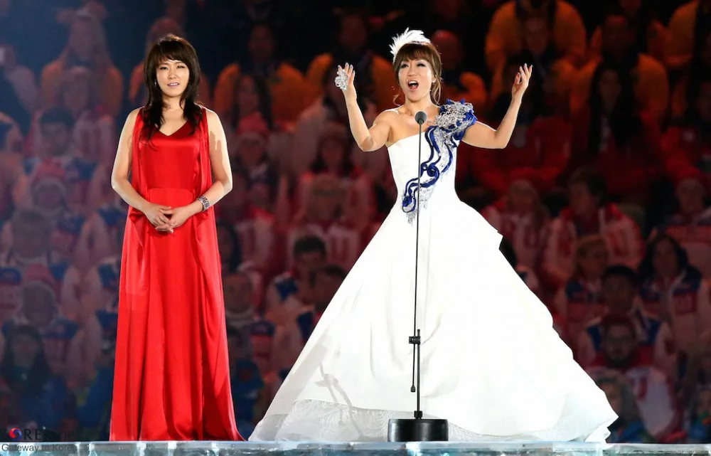 Sumi Jo (vpravo) na zakončení OH 2014