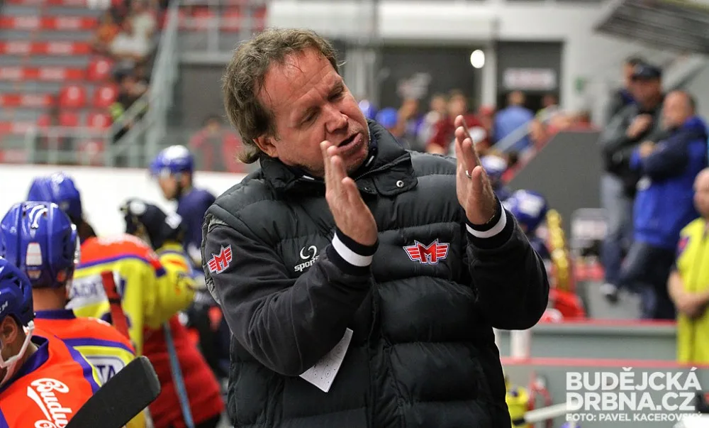 Petr Rosol při rozmluvě s jedním ze svých svěřenců