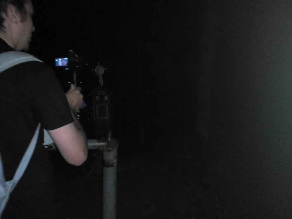 Paranormal tým při výzkumu v lese Bor