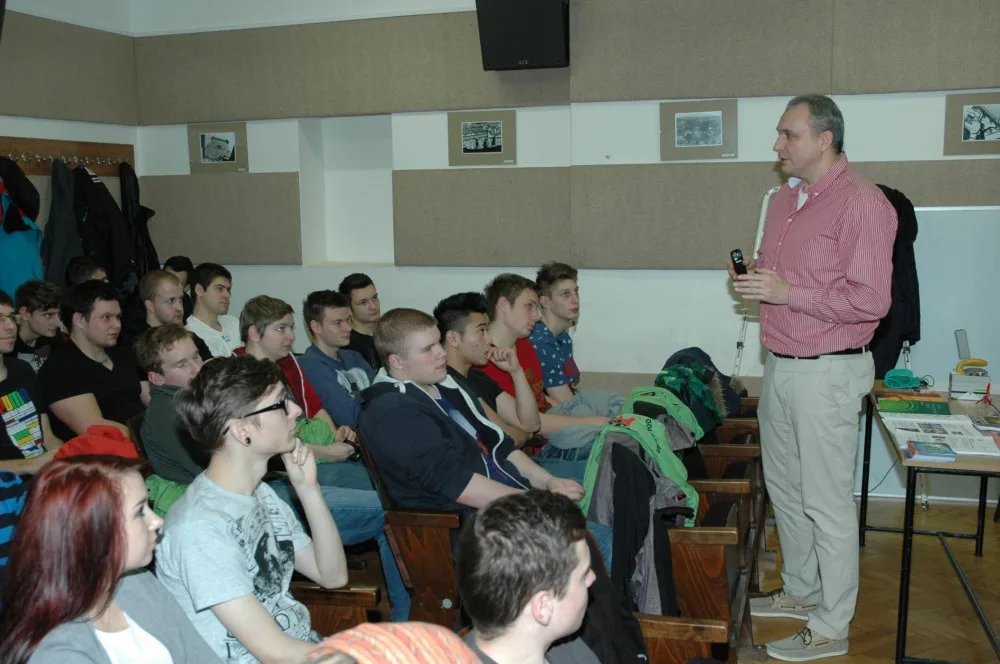Václav Havlíček debatuje se studenty