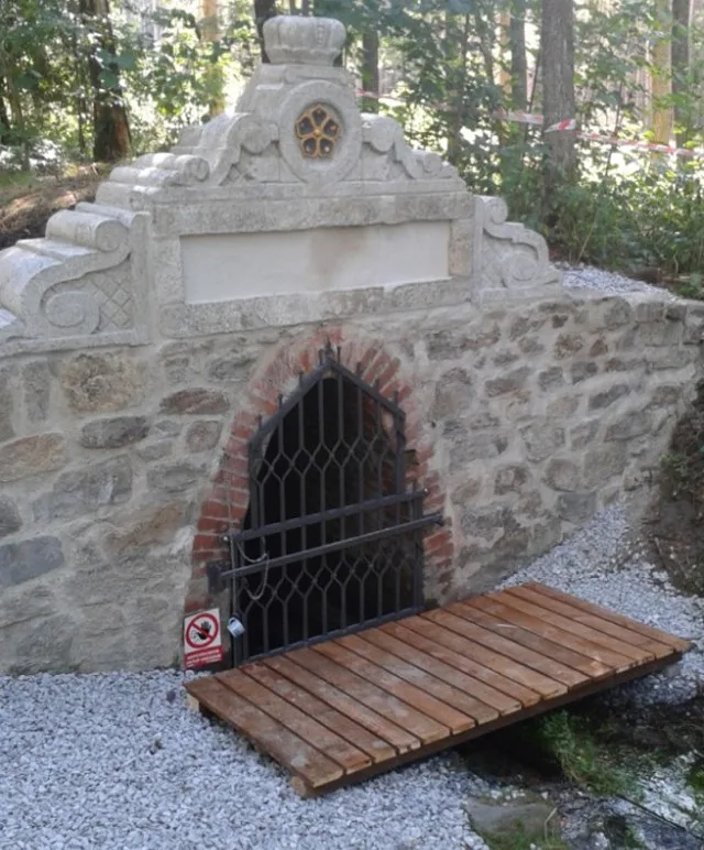 Kamenná štola