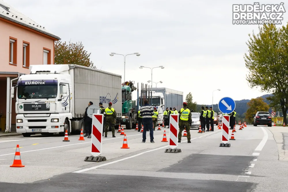 Cvičení policie a armády na hraničním přechodě Dolní Dvoříště