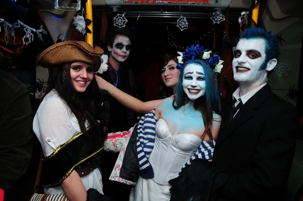 Halloweenský autobus