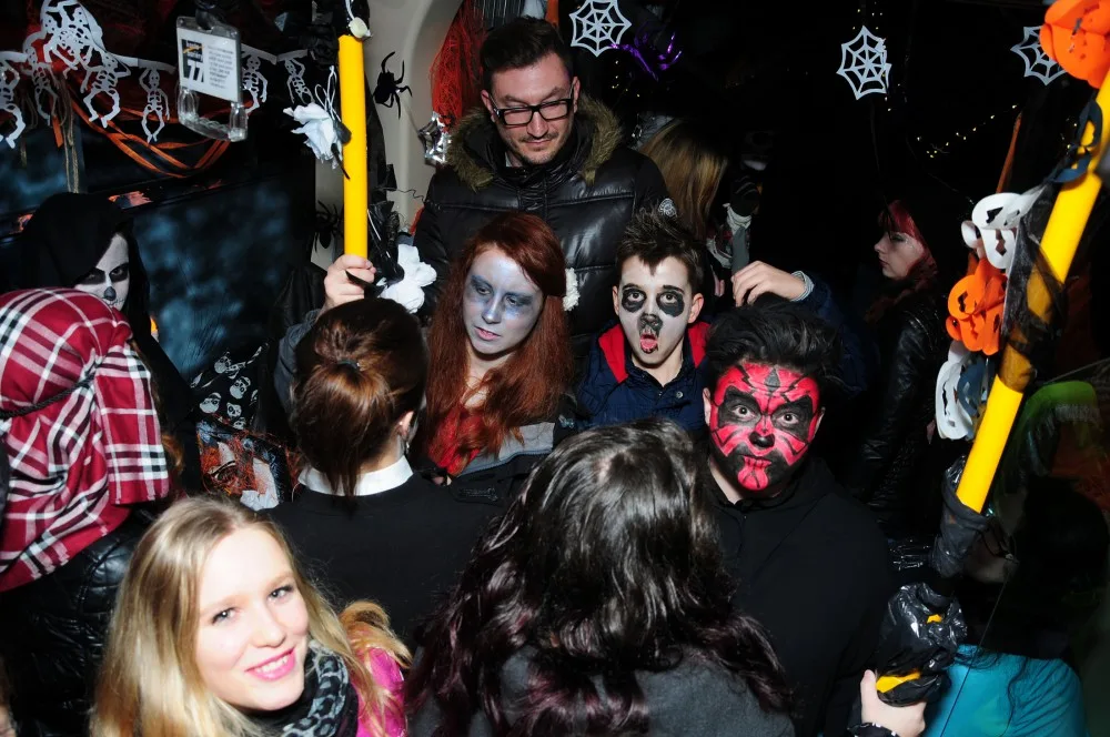 Halloweenský autobus