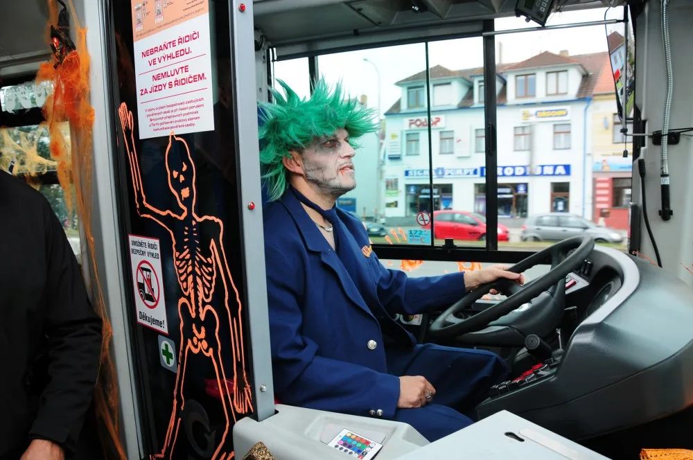 Halloweenský autobus