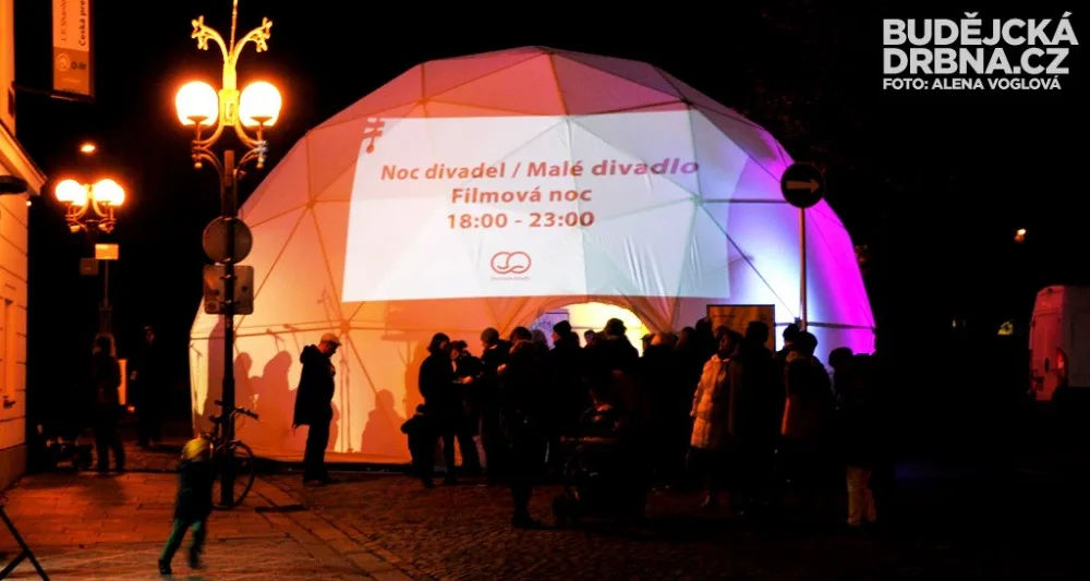 Noc divadel 2015