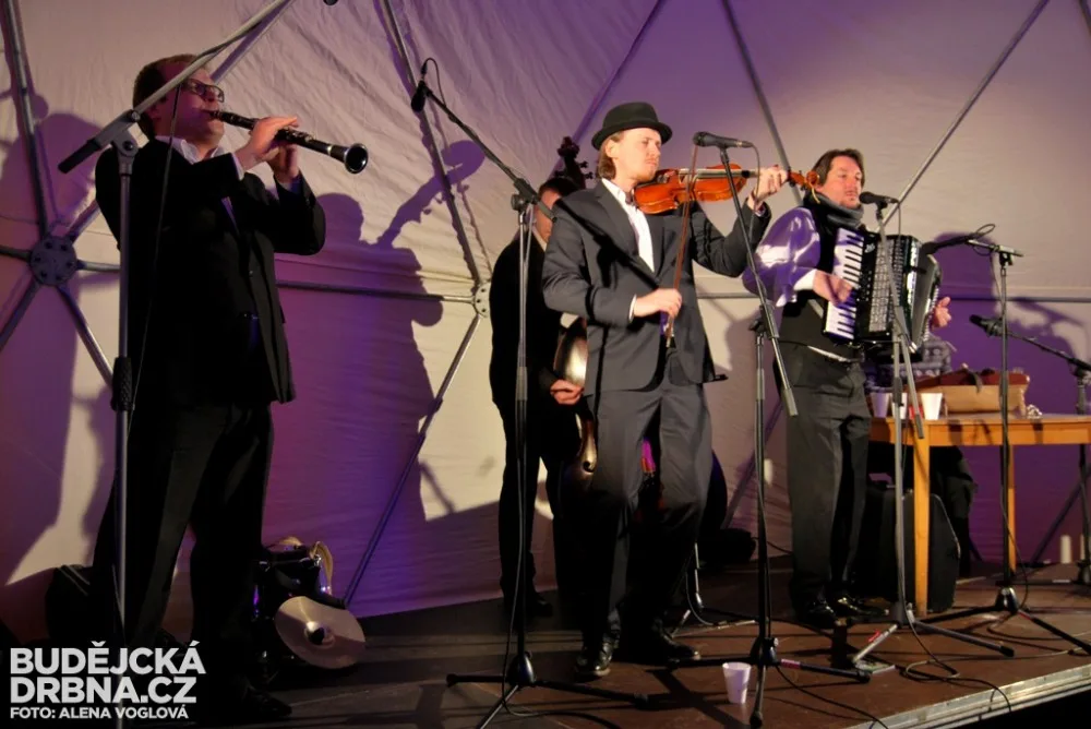 Noc divadel 2015