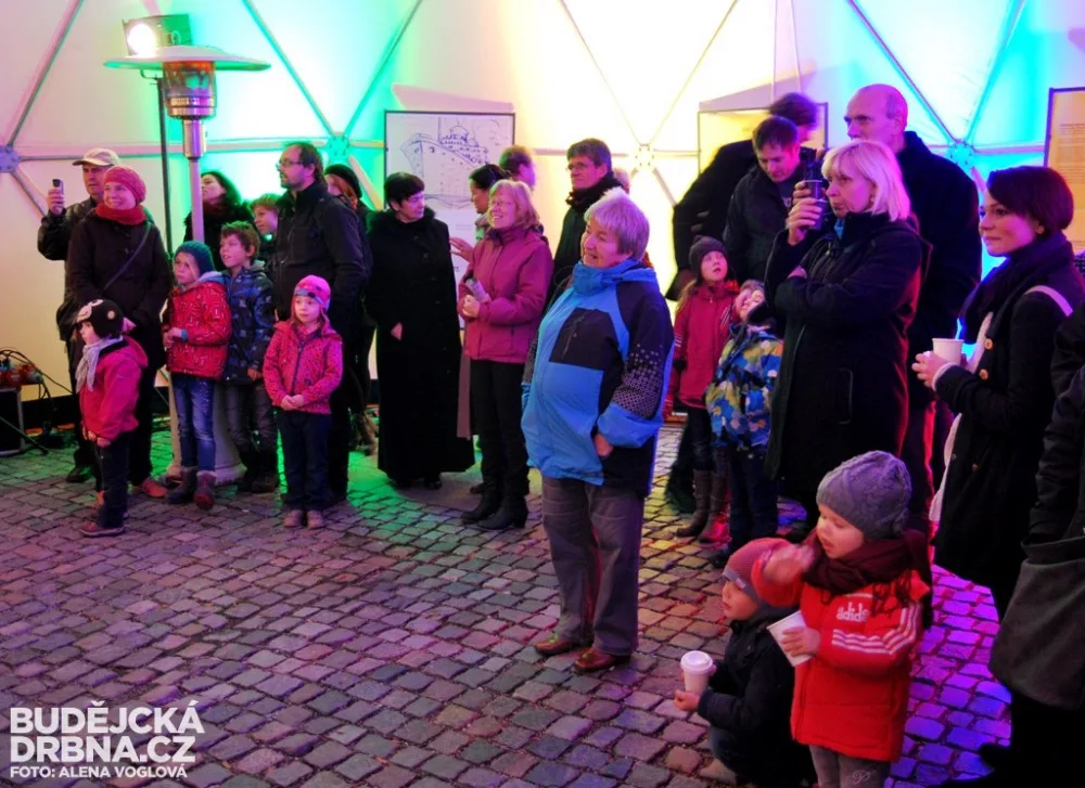Noc divadel 2015