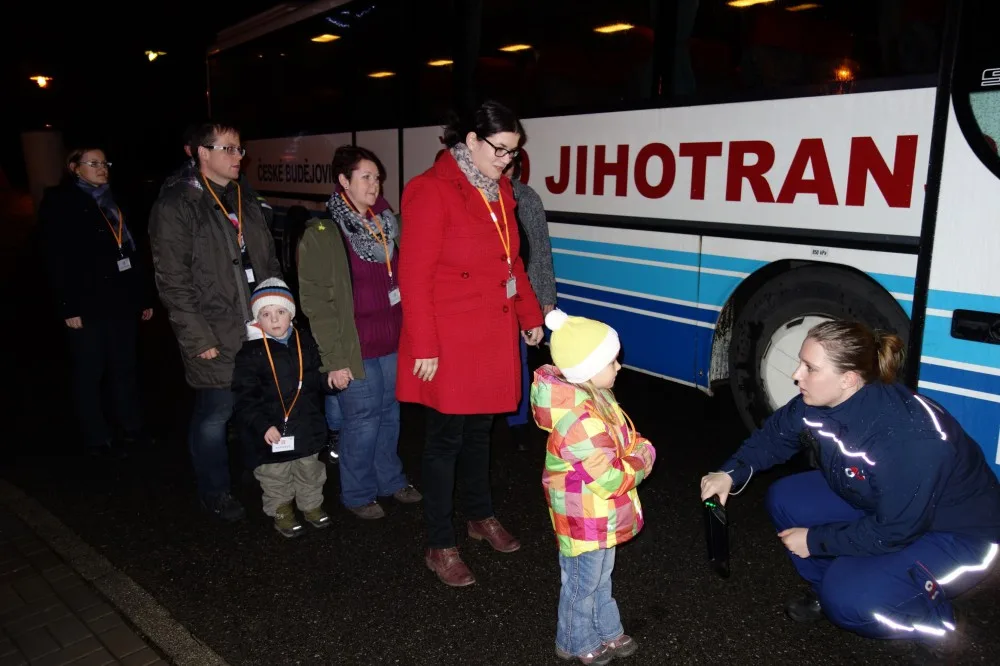 Před projížďkou prošli všichni návštěvníci důkladnou kontrolou