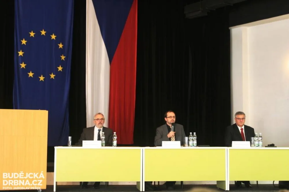 Debata kandidátů