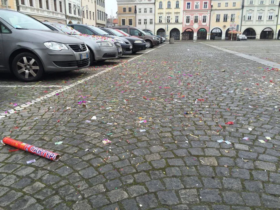 Náměstí po silvestrovských oslavách