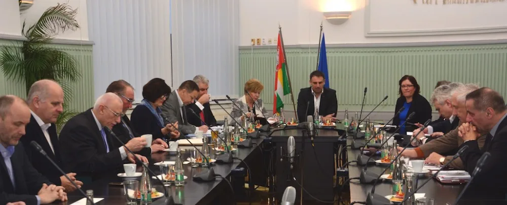 Jednání hejtmana Jiřího Zimoly a krajských radních s jihočeskými poslanci a senátory