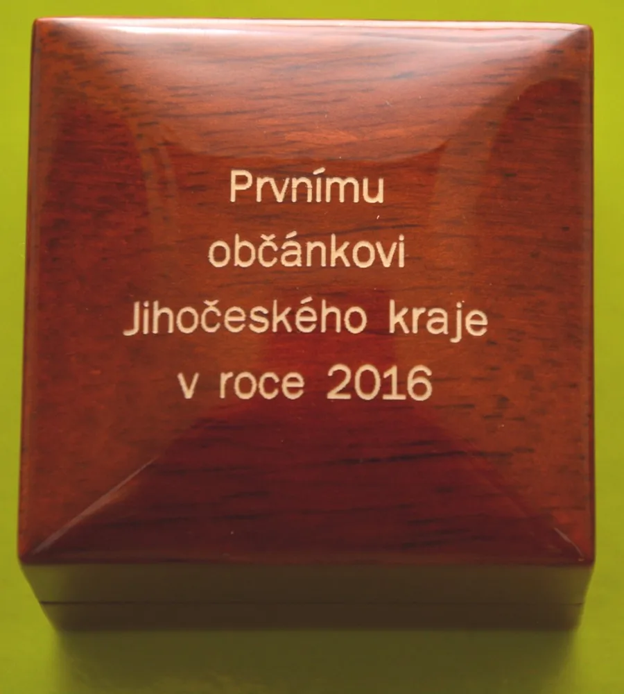 Krabička s přívěskem