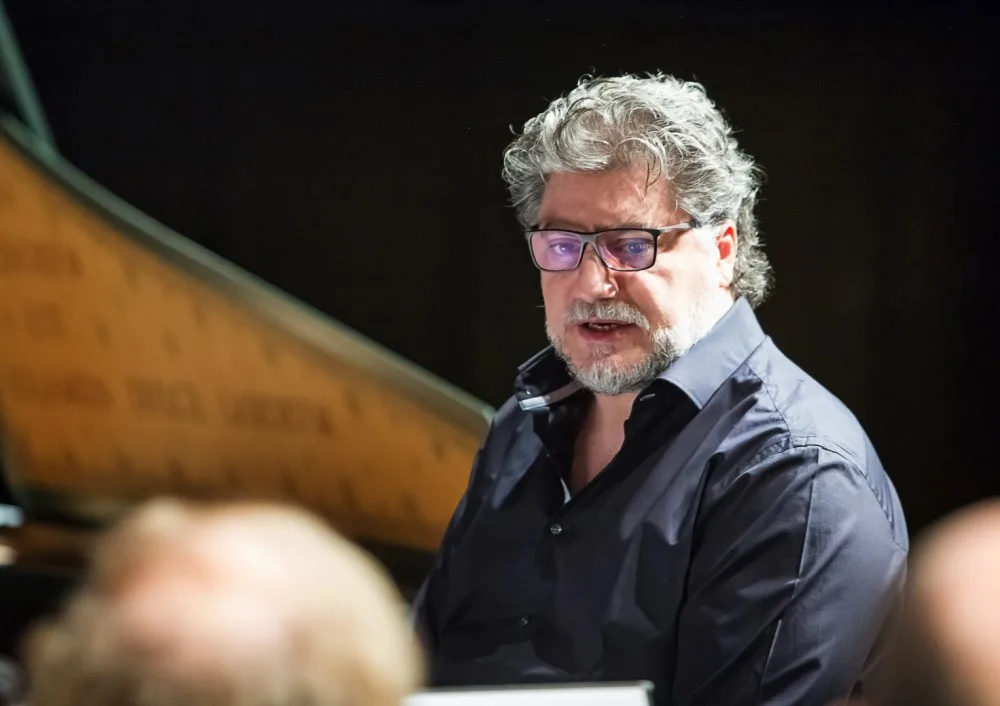 José Cura