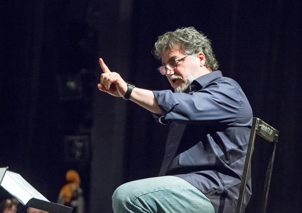 José Cura