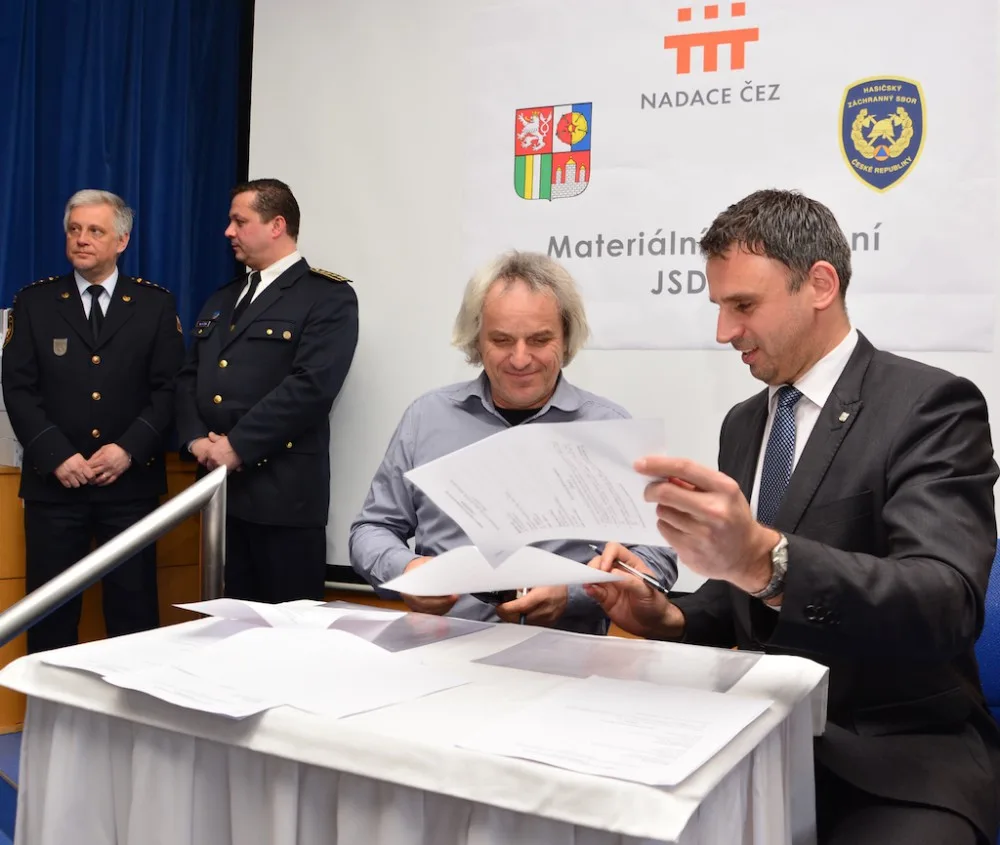Na snímku hejtman Jiří Zimola a starosta Horní Plané Jiří Hůlka