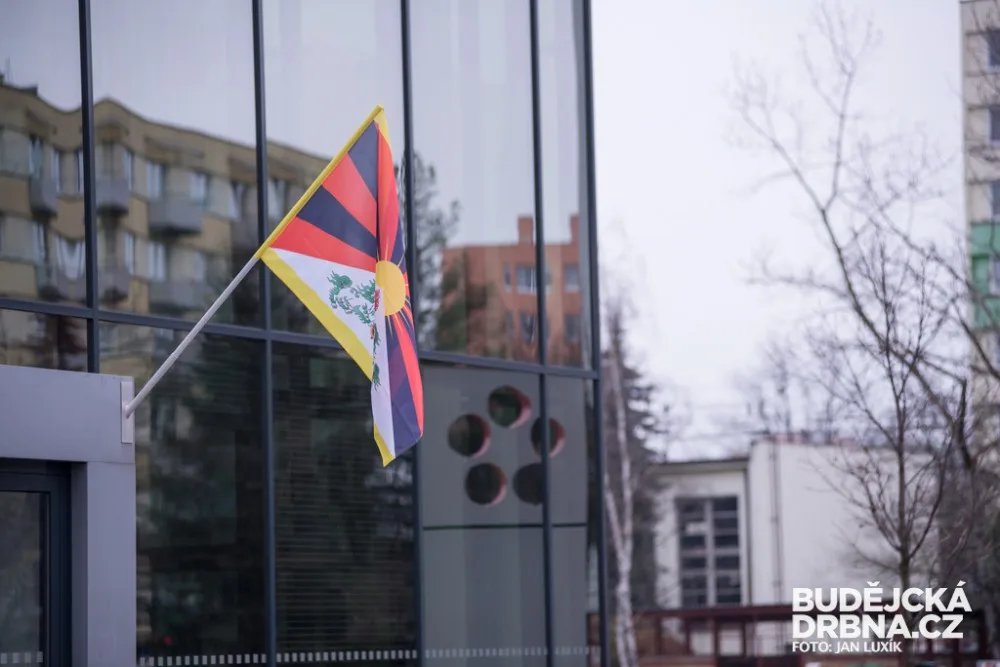 Tibetská vlajka u JČU