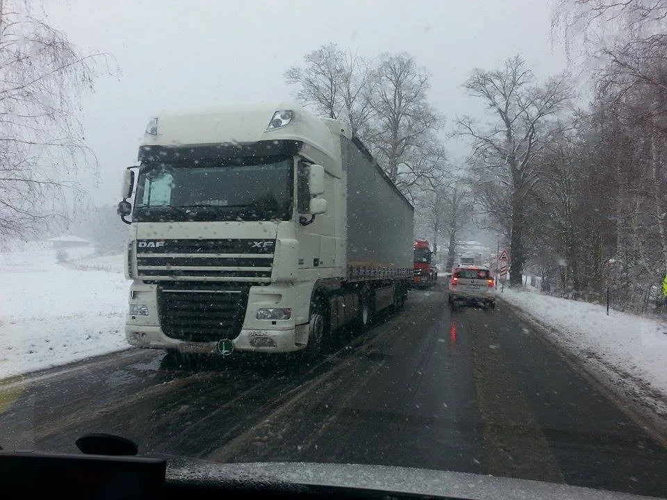 U Boršova uzavřela silnici hromadná nehoda.