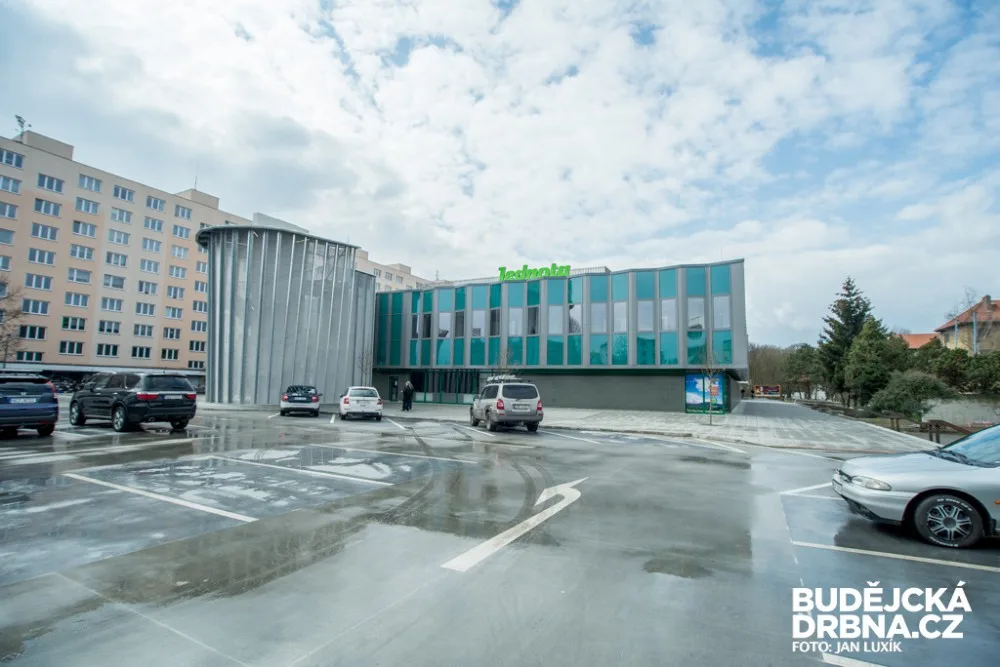 Družba