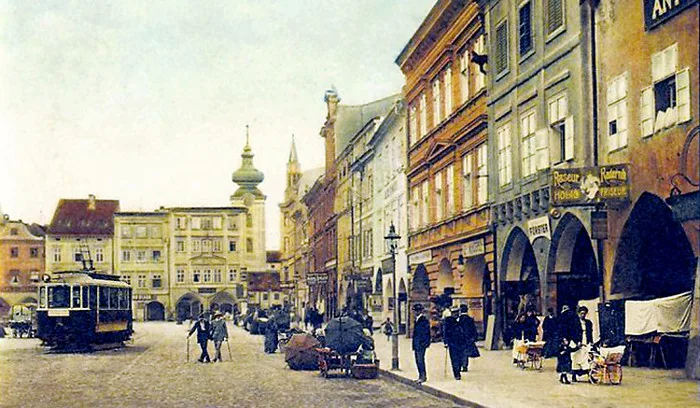 Severní strana náměstí před 1. světovou válkou