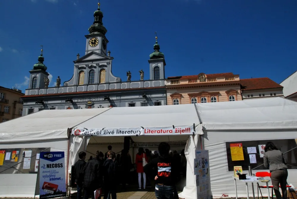 Literatura žije