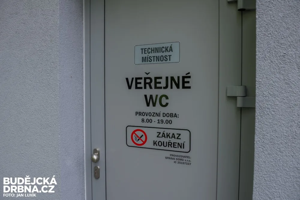 Veřejné toalety ve Stromovce