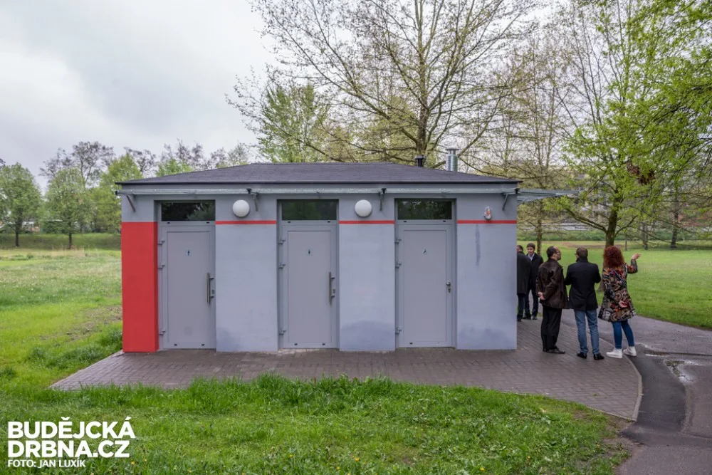Veřejné toalety ve Stromovce
