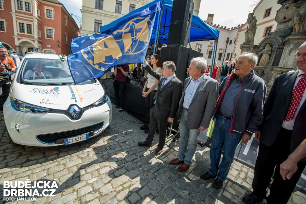 Prezident mezinárodní automobilové federace Jean Todt odstartoval 5. ročník New Energies Rallye