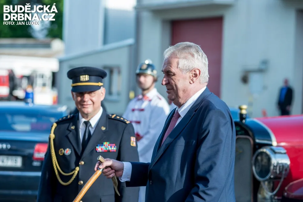 Miloš Zeman na návštěvě u budějckých hasičů