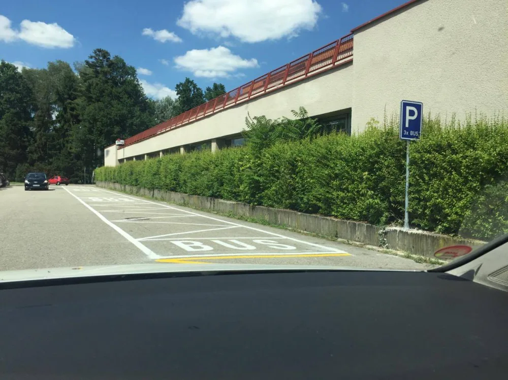 Nové stání u Sportovní haly je určeno pro autobusy