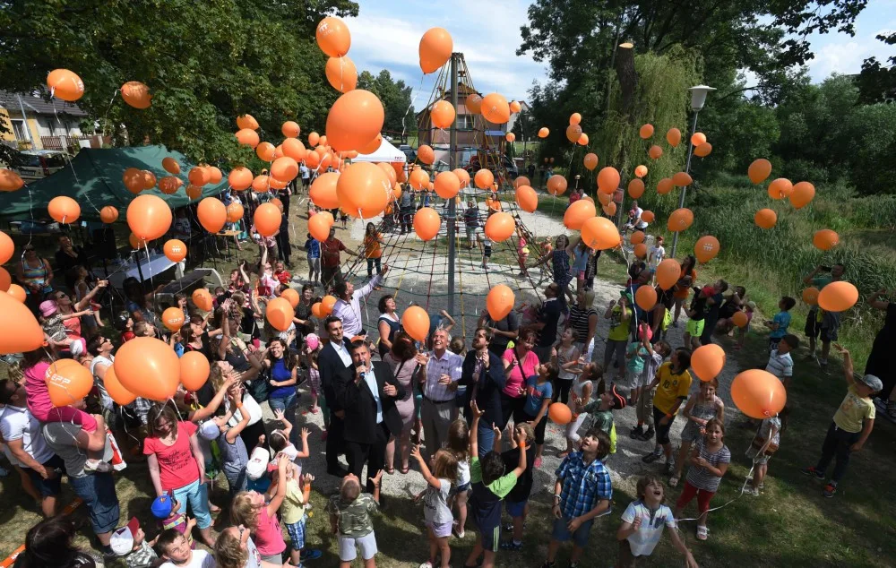 Oranžové hřiště na Srubci