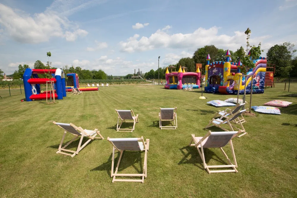 Dětský nafukovací park ve Sportovně relaxačním areálu Hluboká nad Vltavou