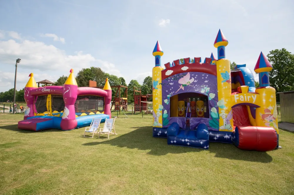 Dětský nafukovací park ve Sportovně relaxačním areálu Hluboká nad Vltavou