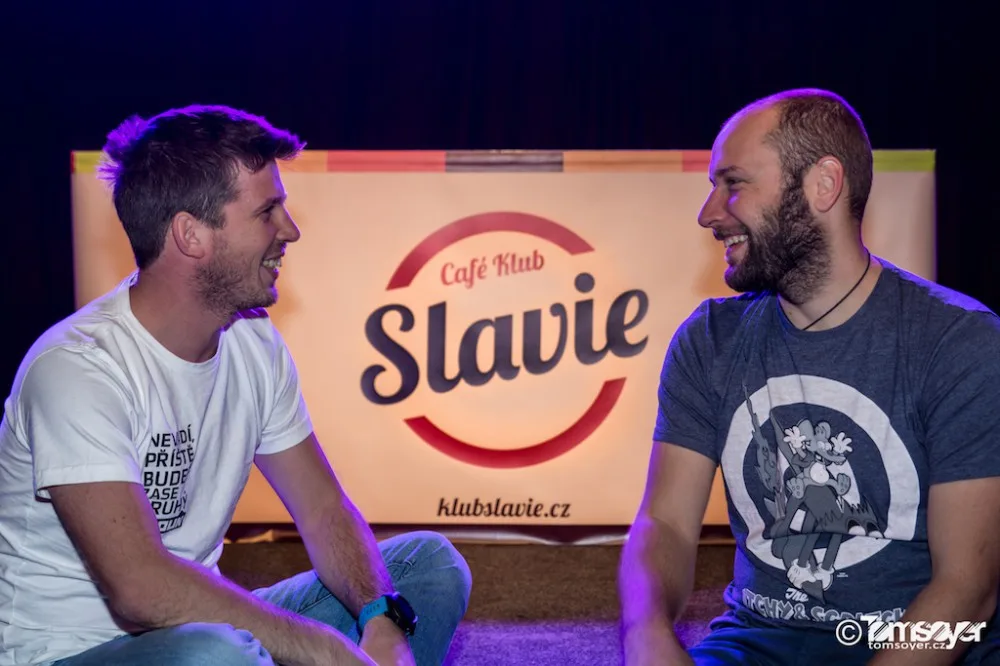 Central Park Slavie je kompletně celý pod hlavičkou Café Klubu Slavie, tudíž těchto dvou můžů. Otta Kovařík (vlevo na fotce - PR, online, dramaturgie) a Petr Smutný (kompletní provoz a bary)