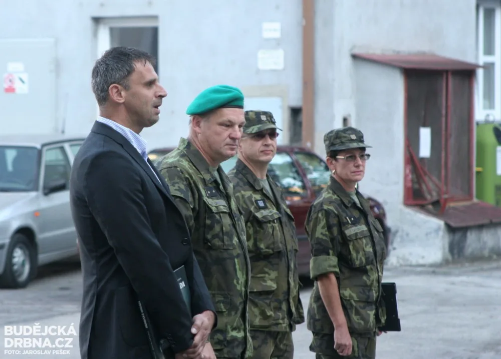 Odjezd pěší roty brihgádního generála Františka Vávry na cvičení Ample Strike 2016