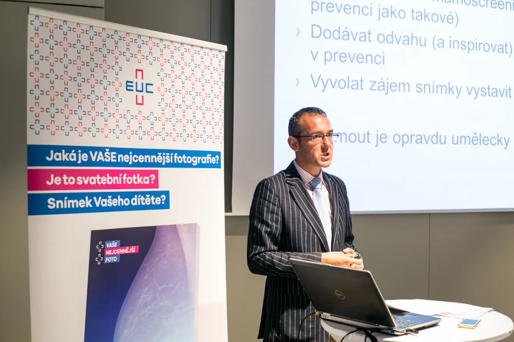 Umělecky pojaté mamografické snímky najdete na Poliklinice Jih