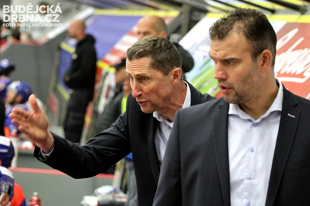 Kouč Stavjaňa v první třetině zuřil