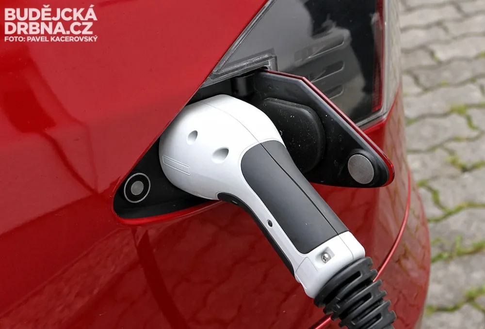 Dobíjení elektromobilu