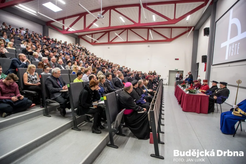 VŠTE mění statut. Bude univerzitou a vytvoří fakulty