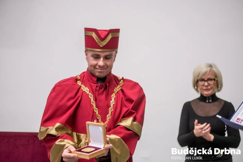 VŠTE mění statut. Bude univerzitou a vytvoří fakulty